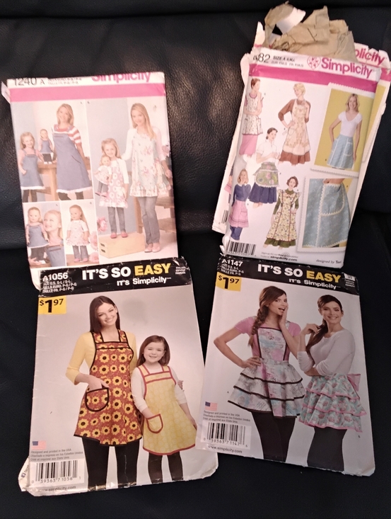 Simplicity Other - 3940 Lot Of 3 Simplicity Vintage Apron Patterns. 3 New 1 Used.